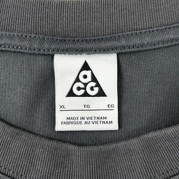 Nike ACG Monolithic short sleeved t-shirt Anthracite recycled & organic fibers - Picture 3 of 8